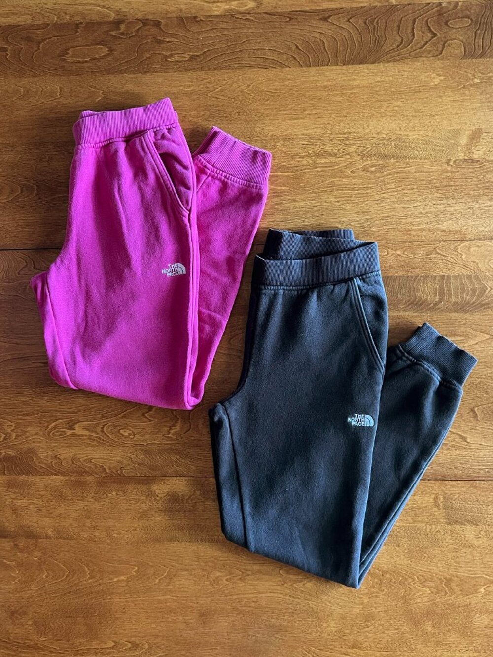The North Face fuchsia and black sweatpants M 10
